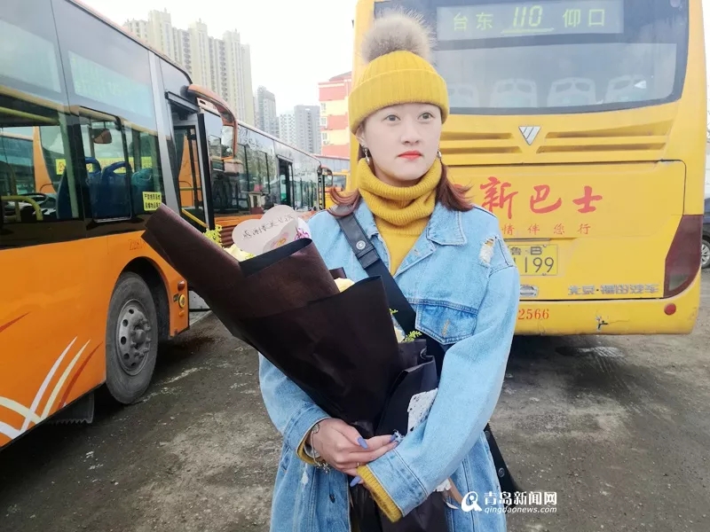 原来你是这样的“最美弯腰女孩”！1分钟系鞋带背后，竟是23年的……