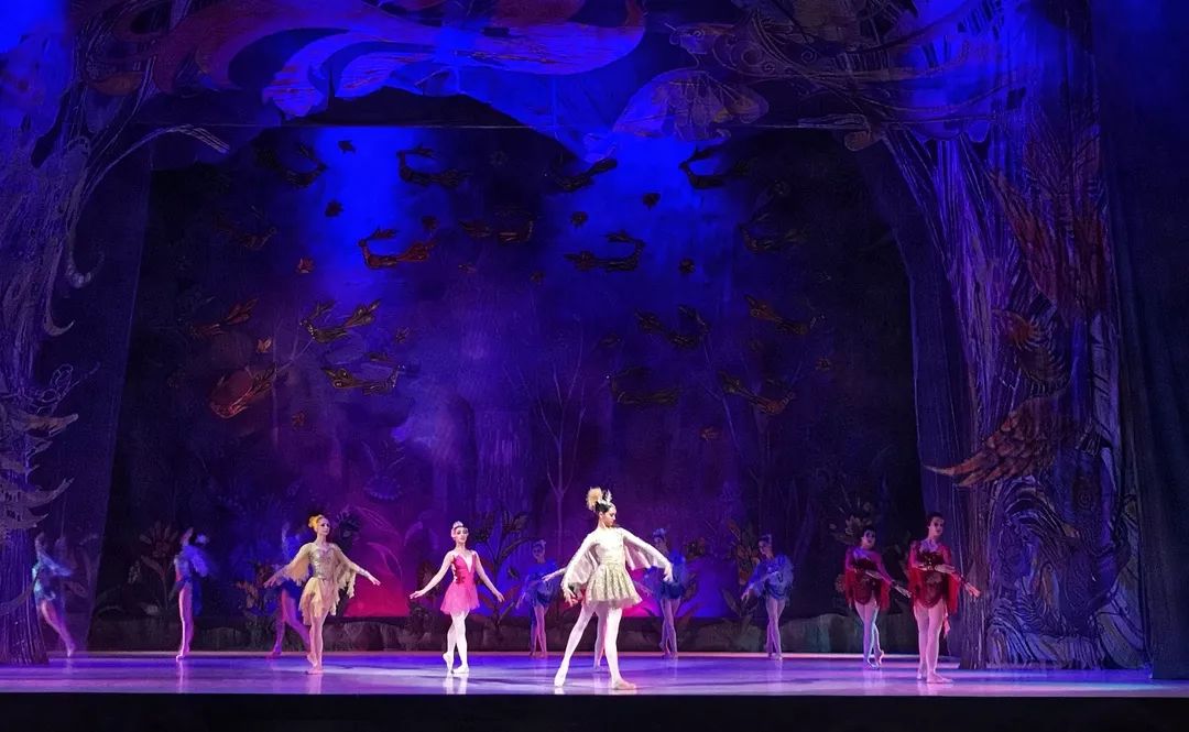 2400的国际往返机票，20美金的电子签证，探秘丝路古国，说走就走