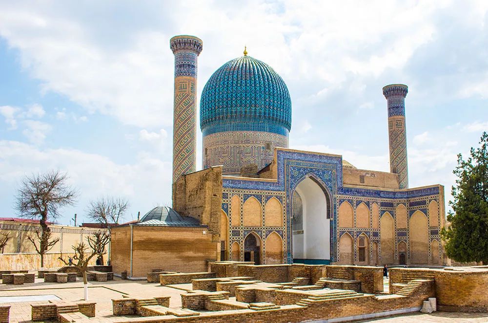 2400的国际往返机票，20美金的电子签证，探秘丝路古国，说走就走