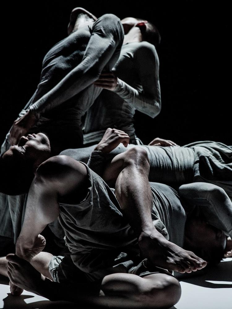 用舞蹈探索肉体自由的现代舞团“陶身体”，10年里经历了什么？｜100个有想法的人