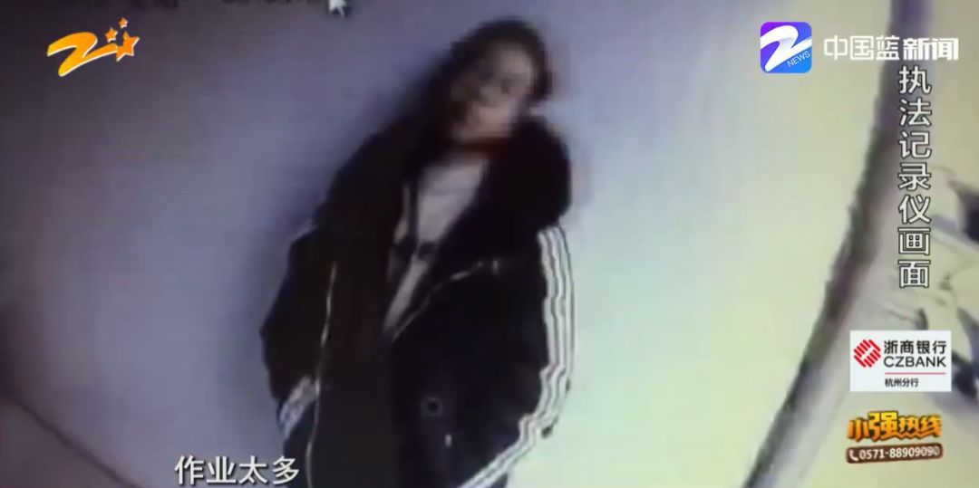 作业超多的小学生,小孩子开车上高速作业