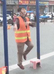 撞头、吃蝌蚪、把果汁注入静脉，奇葩养生总有人信？