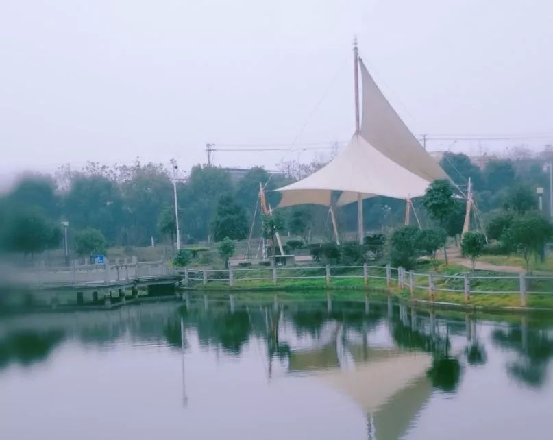 鍜屽悓妗岀帺浣犵敾鎴戠寽,鍜屽皬姹熷幓娓镐箰鍦虹帺