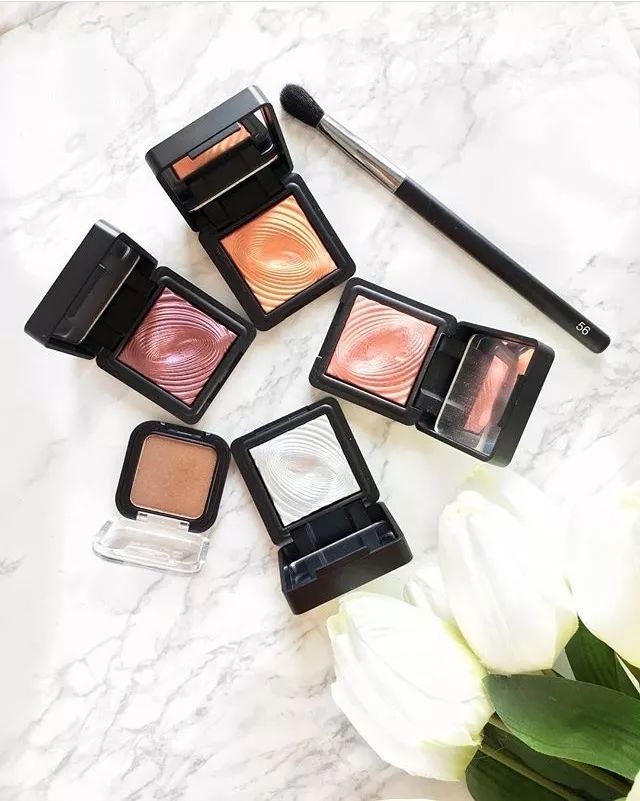 清仓大牌眼影盘,爆闪眼影盘网红爆款