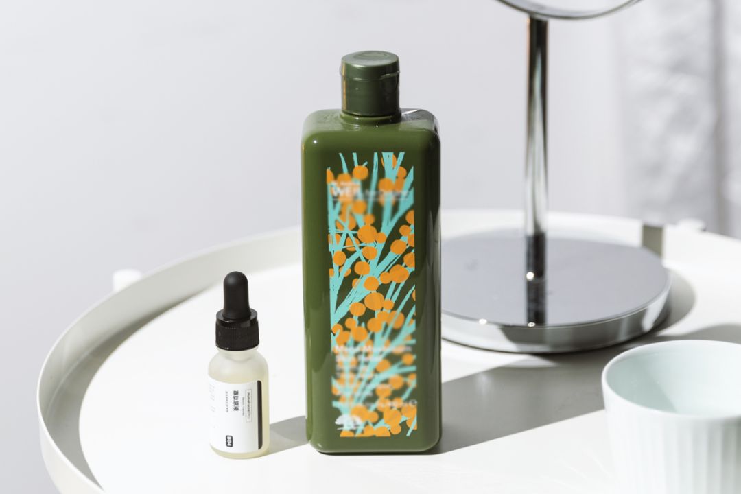 一熬夜吃辣就长毛囊炎,一熬夜一吃辣就长痘痘