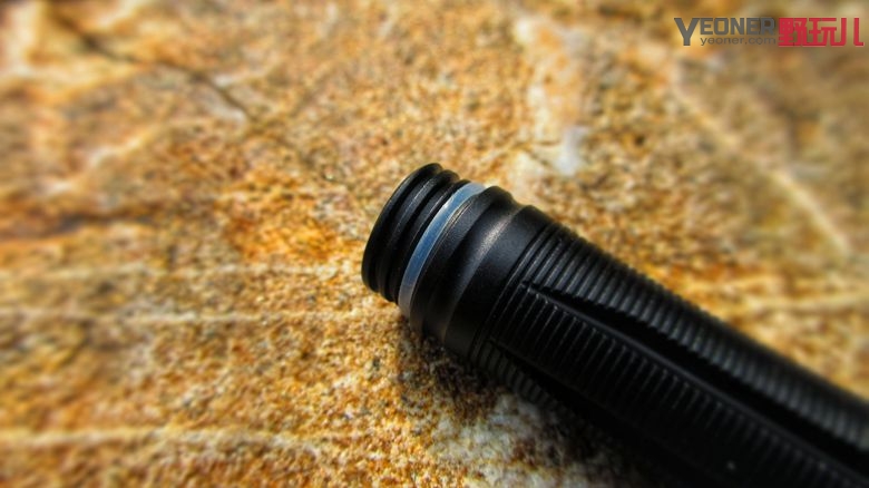 可上天遁地的奈特科尔战术笔NTP21随身体验