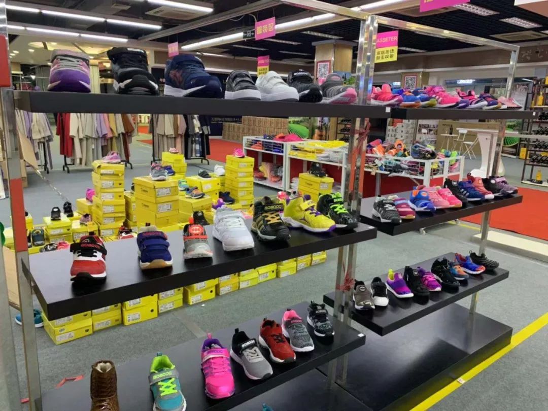 松江大型服装特卖,上海松江服装特卖