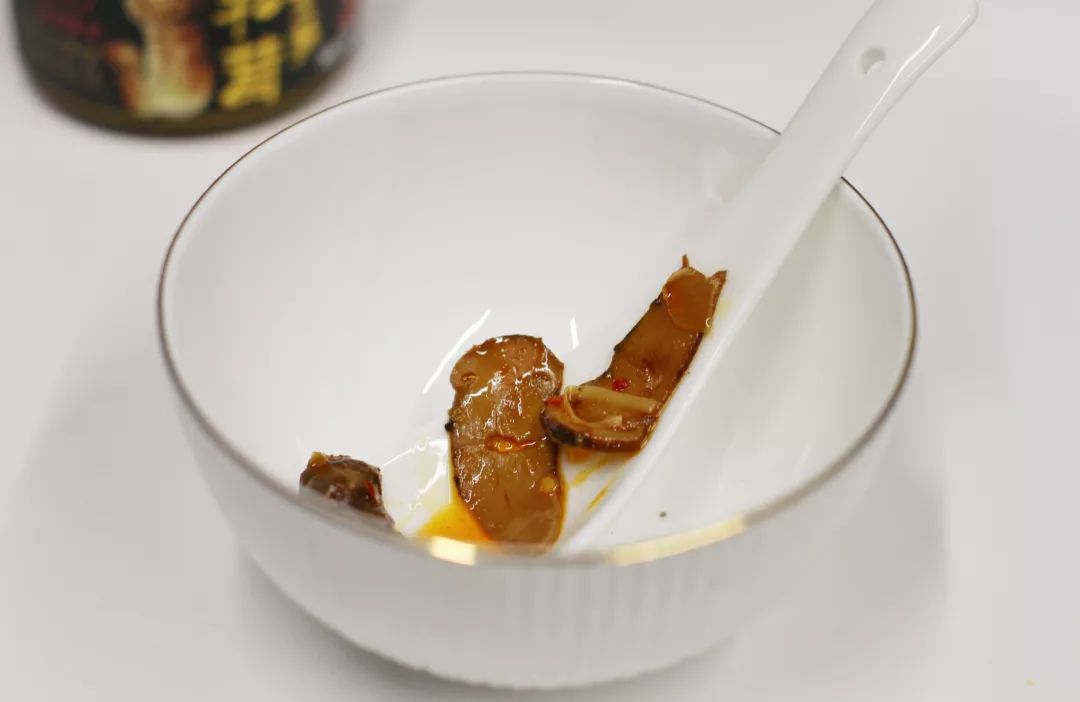 本周上新｜番薯黄夹，贵妃芒，松茸金笋酱……一口吃掉一个春天！