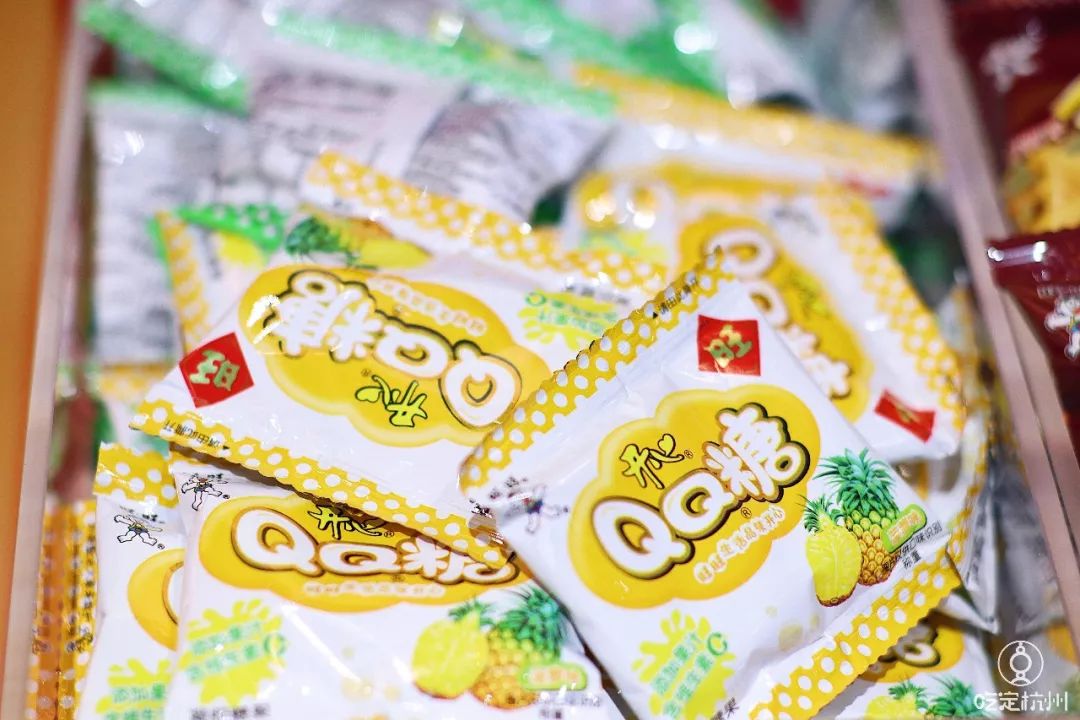 一个杯子100元,一个杯子100块钱