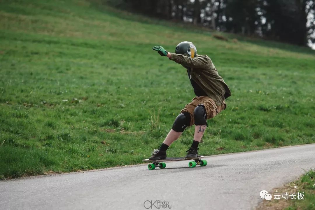 玩DH/FR？那你一定要了解这款革命性的长板专属护膝