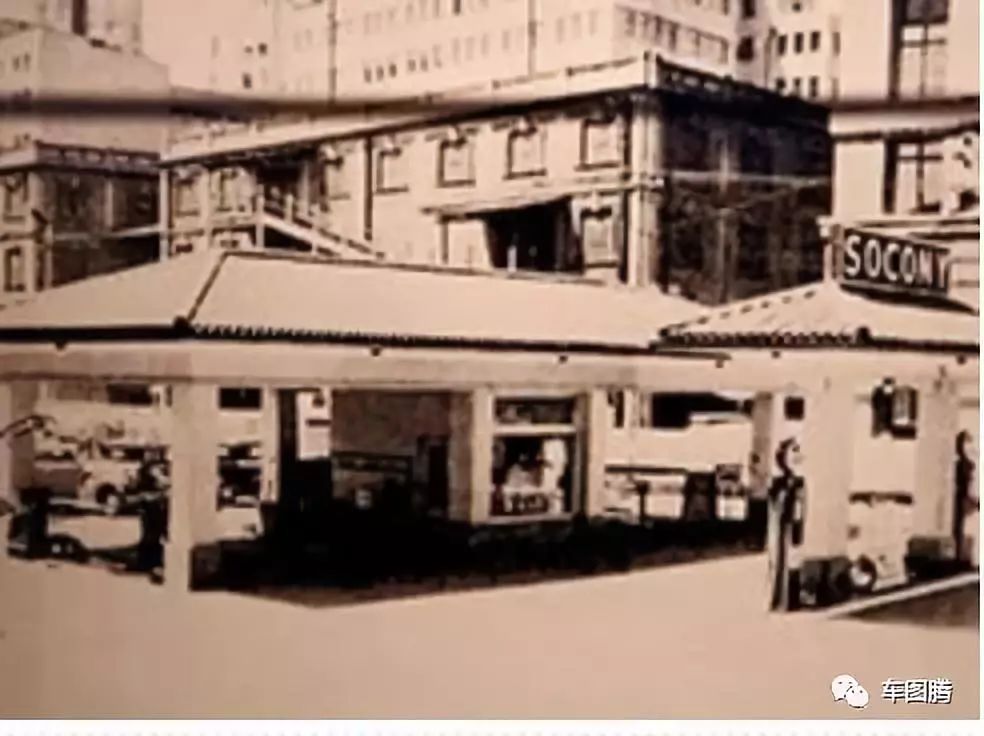 加油站百年演变史：从拖油瓶到女招待，为吸引顾客真是拼了