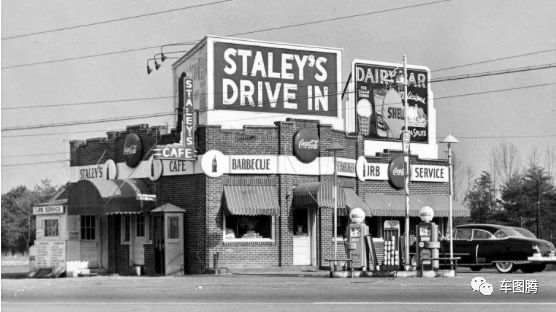 加油站百年演变史：从拖油瓶到女招待，为吸引顾客真是拼了