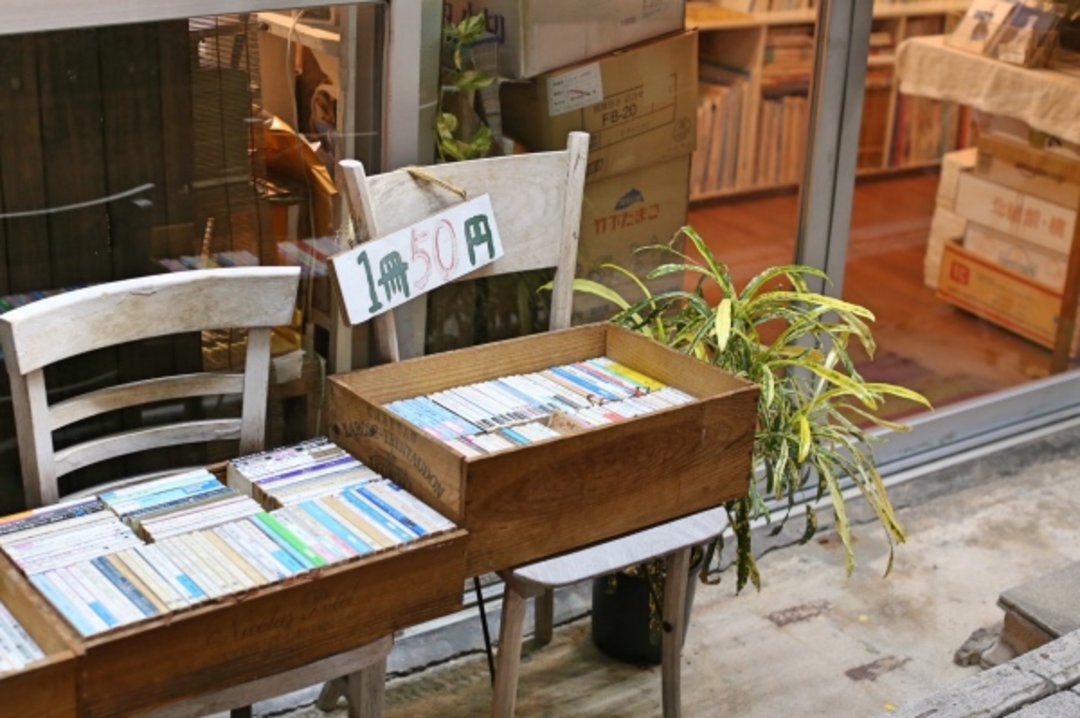 冲绳小书店巡礼：开一家“理想的旧书店”其实非常困难｜吉井忍的二次会