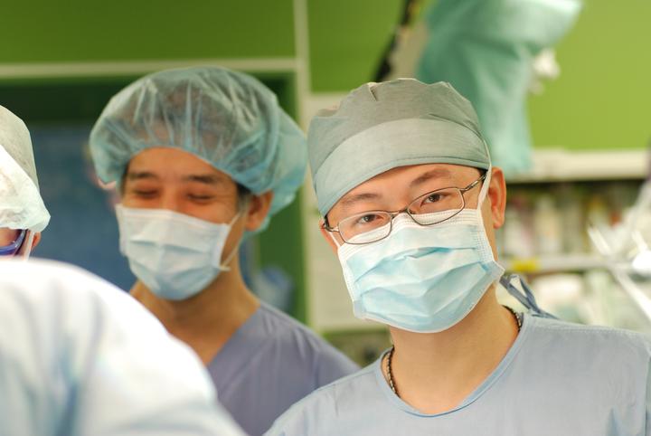 浠庤丹鑴氬ぇ澶埌鍥藉闄㈠＋,浠庤丹鑴氬尰鐢熷埌鍚嶉渿澶╀笅