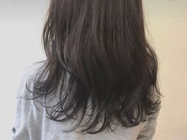 亚麻色自己染完真实效果,黄发染亚麻色效果