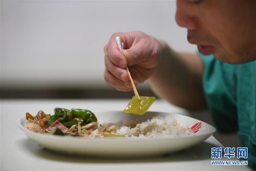 来者不拒！外科医生竟拿它们来练手