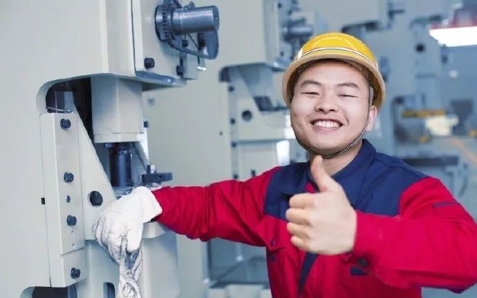 成都限号电子眼抓拍违章,成都交警无人机抓拍