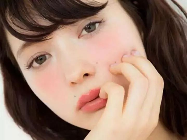 新年妆容造型高级感,新年圆脸元气妆容