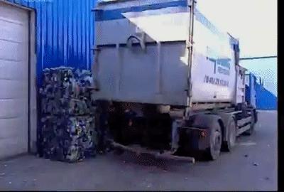 塑料瓶能够制成衣服吗,塑料瓶能做什么衣服卖