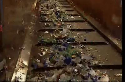 塑料瓶能够制成衣服吗,塑料瓶能做什么衣服卖