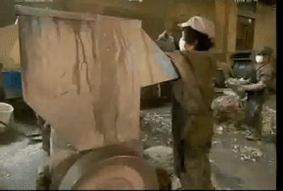 塑料瓶能够制成衣服吗,塑料瓶能做什么衣服卖