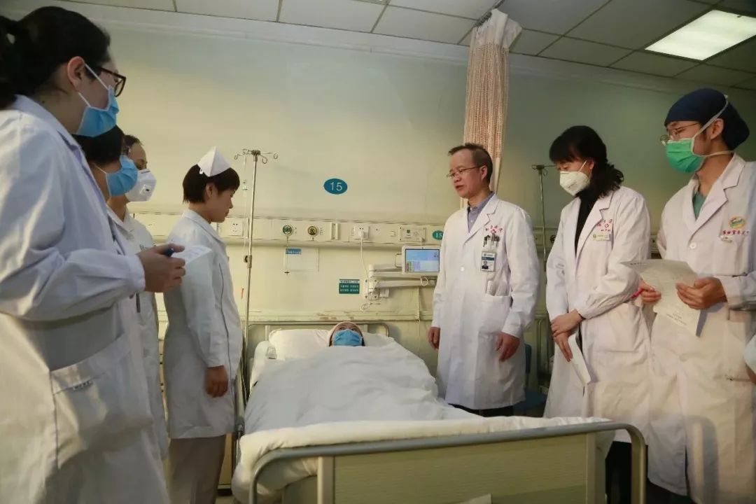 中国首例！女儿“借”母亲子宫，告捷生下自己的宝宝