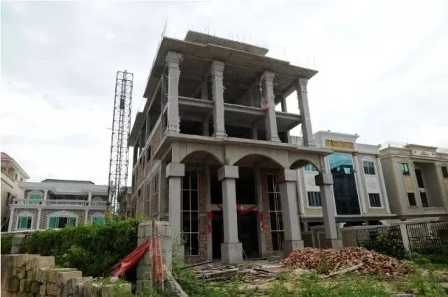 *毒涉**资产达2亿、出动4000警力围剿——“*毒冰**教父”地下王国覆灭记