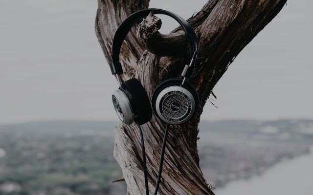 选耳机买哪个牌子的耳机比较好,各耳机品牌旗舰耳机对比