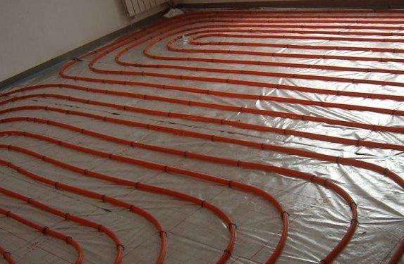 安装地暖一套大概多少钱？经过比对才知，家装地暖如此之贵