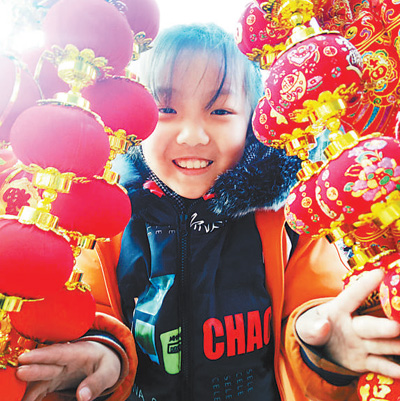 新春走基层备年货待佳节,新春走基层热火朝天年货节