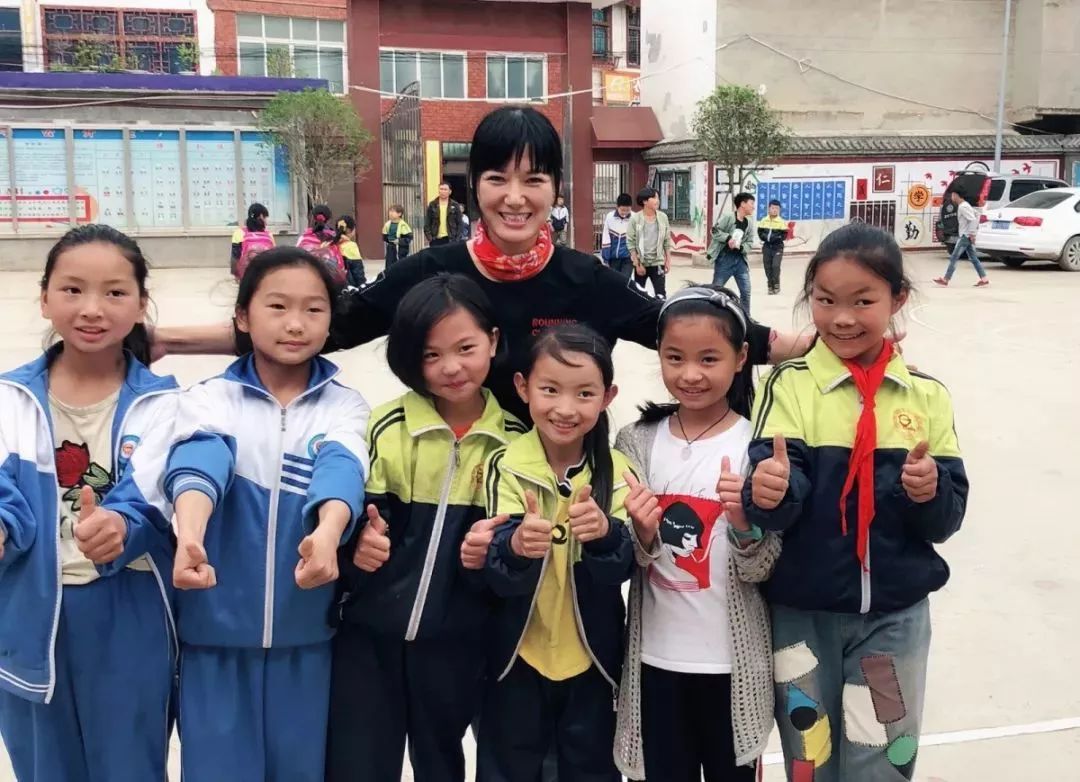 天河珠村有一位好老师，用大爱点燃大山里的希望