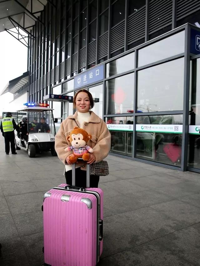 嘉兴本地过年走亲戚送什么礼物,从浙江嘉兴回来带什么礼物