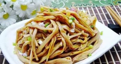 春天吃花要注意！吃错会中毒，头晕恶心呕吐，每年都有人中招