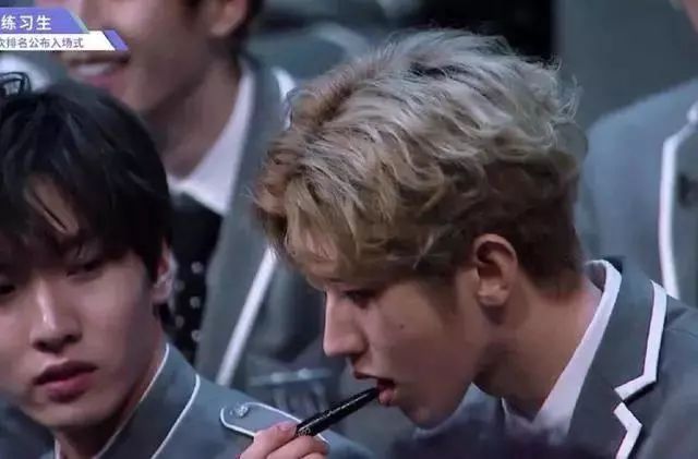 鎶栭煶缃戠孩鍙ｇ孩鐜嬪瓙,鍙ｇ孩鐜嬪瓙缇庡鍗氫富