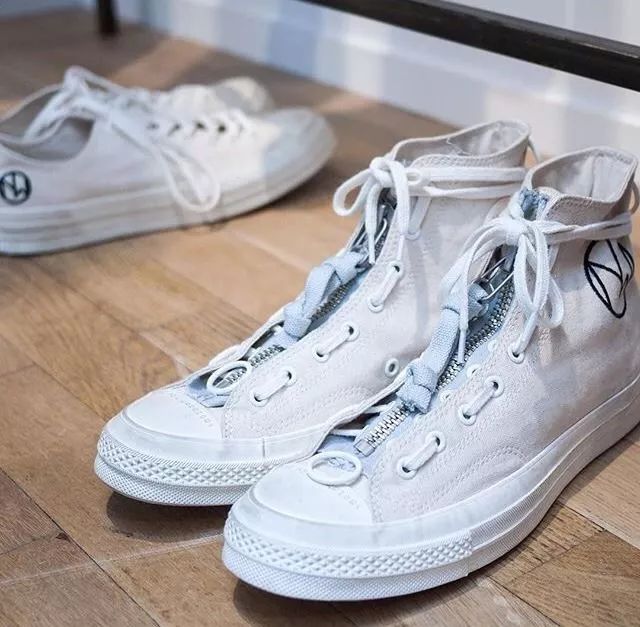 同样都是穿匡威的，怎么大哥们还“改装”上了呢？