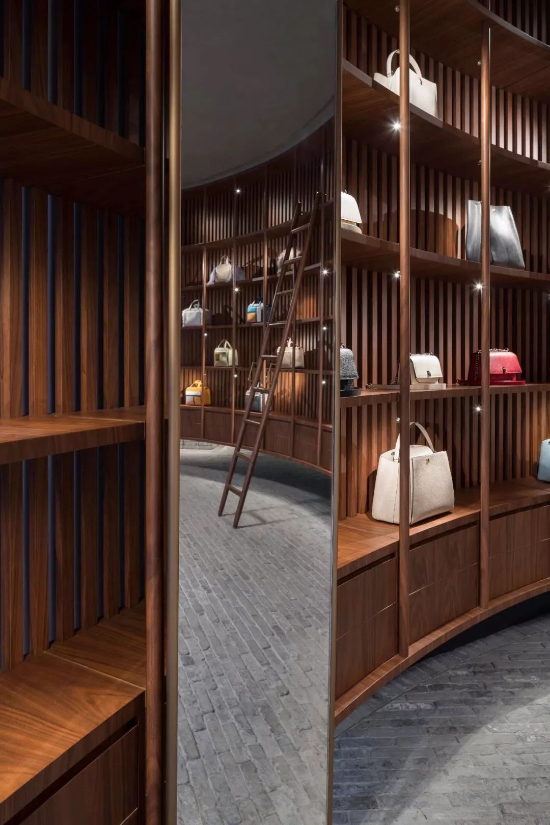 爱马仕gucci等奢侈品,爱马仕lv和gucci价格