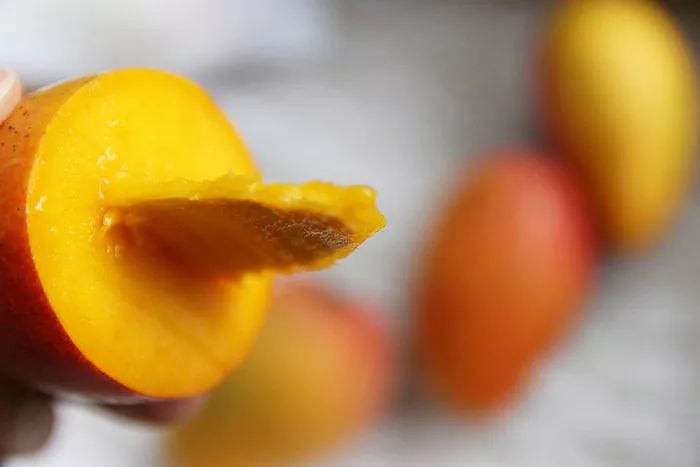 本周上新｜番薯黄夹，贵妃芒，松茸金笋酱……一口吃掉一个春天！