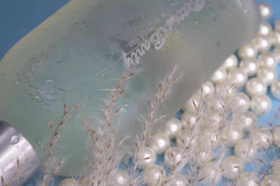 对不起，我没喷香水，那香味是我自带的