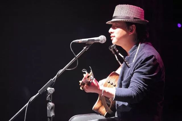 听一首民谣说一个故事,听一首民谣如同听一个故事