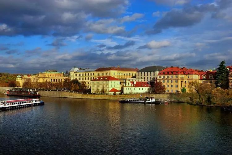 涔︽憳缇庡彞缇庢枃,涔︽憳鐖辨儏鏂囩珷