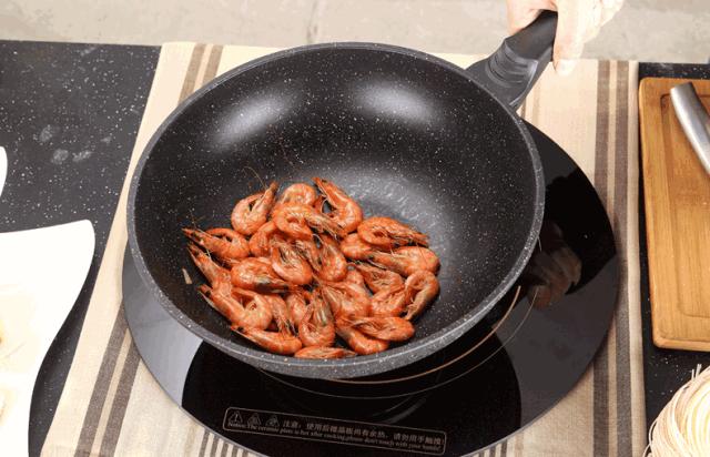 砂锅和不粘锅哪个健康些,不粘砂锅好用还是不粘钢锅好用