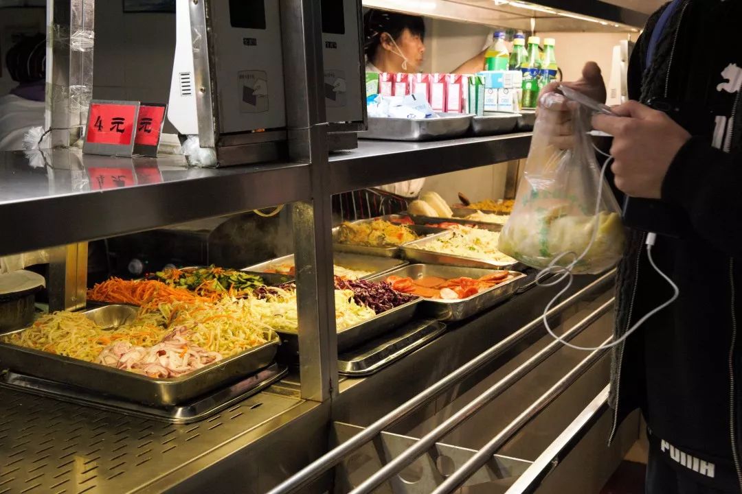 叫醒你的不是梦想是早餐,叫醒你的不是闹钟是鸟叫声