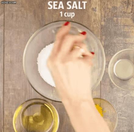 50年皱纹有救啦用它专抹深皱纹,在家就能改善皱纹的神器来了