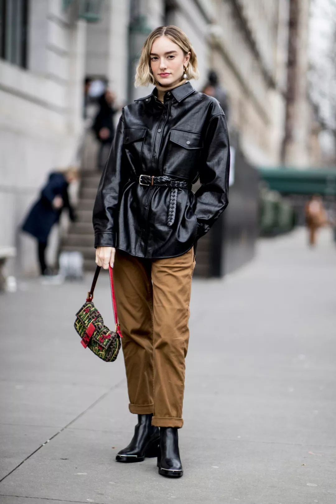 穿上它又酷又有钱，今年一定要买一件