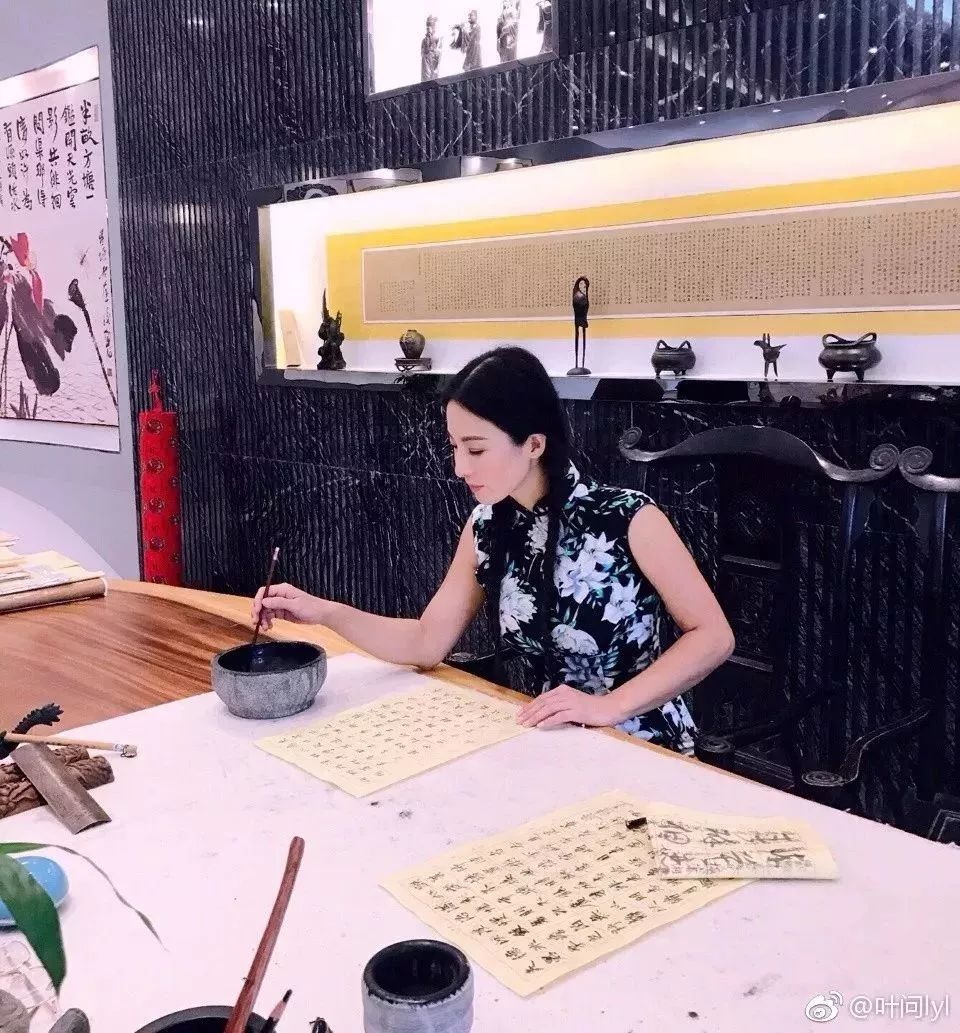 18岁最年轻辣妈照,世界上最年轻的辣妈