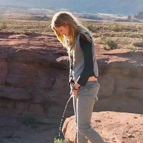 当女人说“哇我能够站着尿尿耶”，有的人就炸了