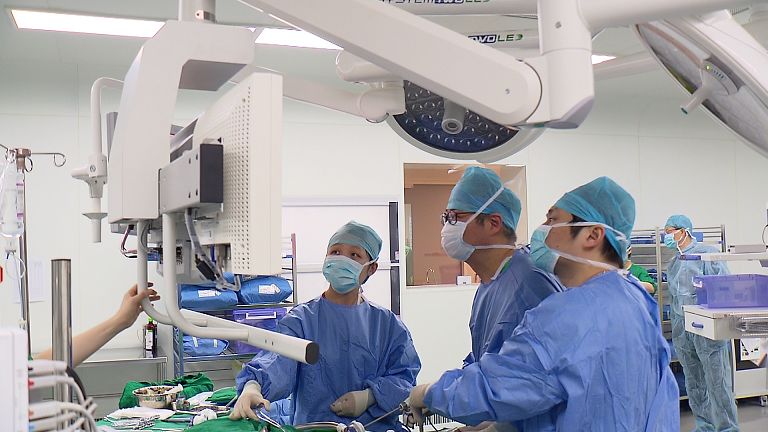 医生上千台手术,全天加班十几台手术