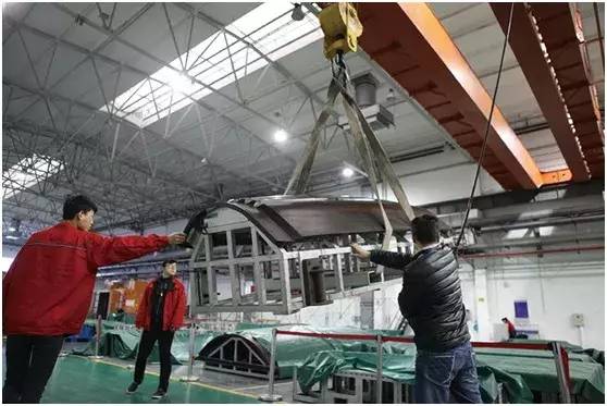 奋勇攻坚阔步前行,奋勇前行未来可期