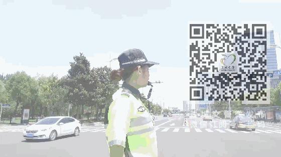 颜色有争议的鞋子是灰绿还是粉白,关于灰绿跟粉白的鞋子