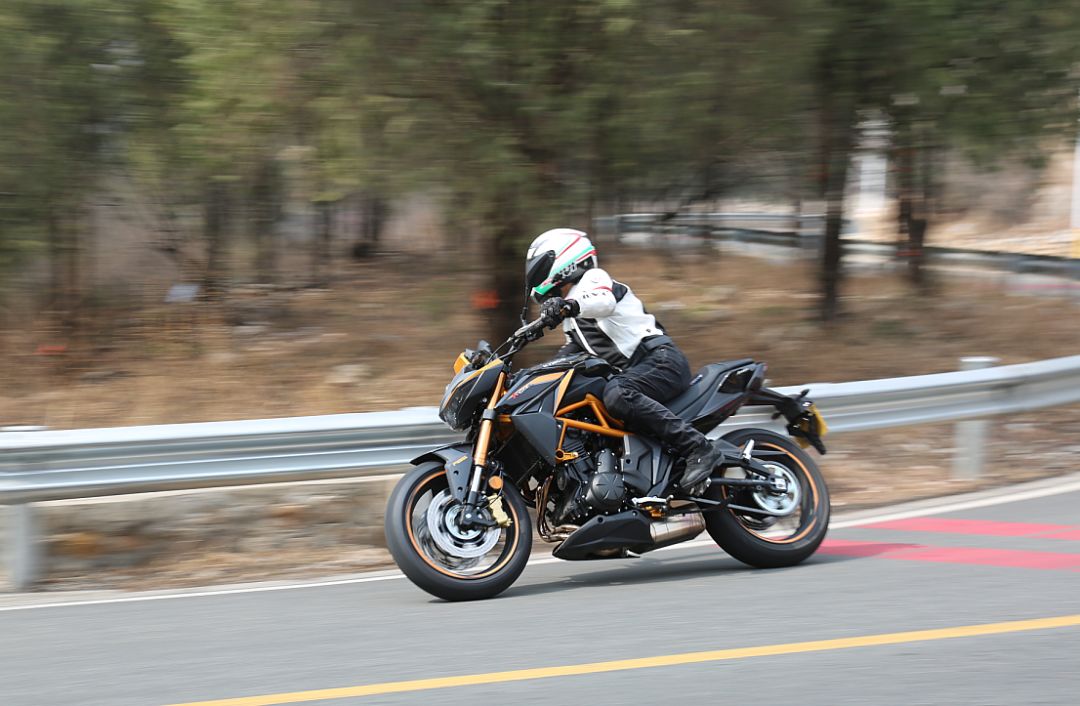 光阳krider400台湾车评,光阳krider400改装外观